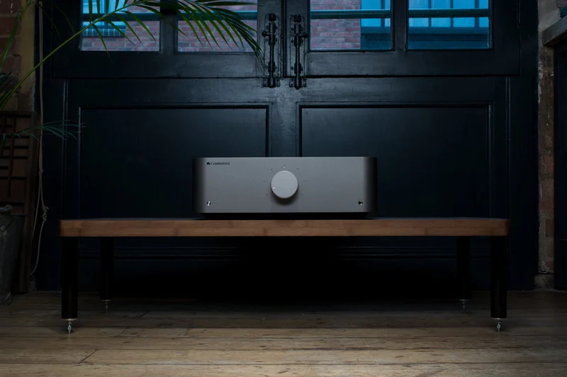 Cambridge Audio EDGE A - Amplificateur stéréo intégré 100 Watts/canal, Bluetooth