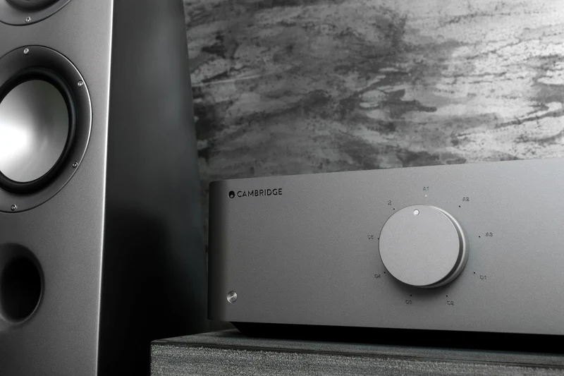 Cambridge Audio EDGE A - Amplificateur stéréo intégré 100 Watts/canal, Bluetooth