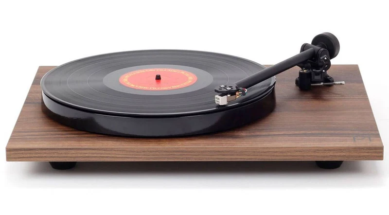 REGA Planar 1 - Table tournante « Plug and Play » avec cartouche carbon
