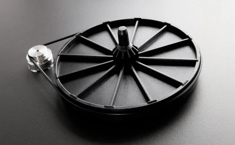 REGA Planar 1 - Table tournante « Plug and Play » avec cartouche carbon