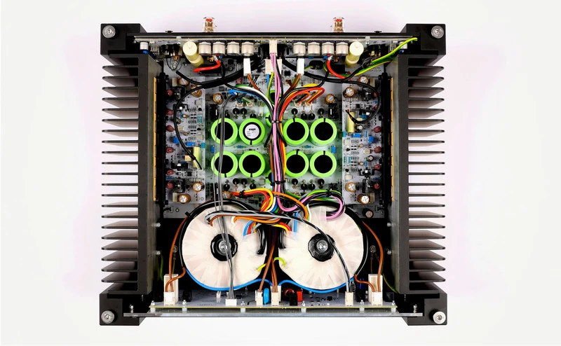 REGA Solis | Amplificateur de puissance 168Watts/Canal