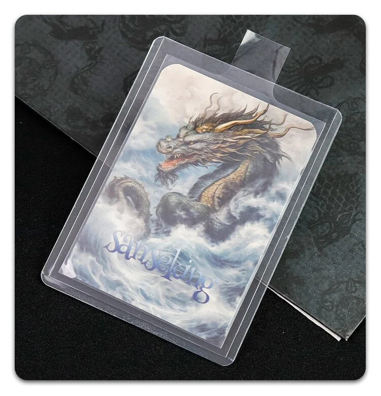 Accessoires TCG – Sleeve à languette x50 – Sanseking – 65×90mm – Transparent