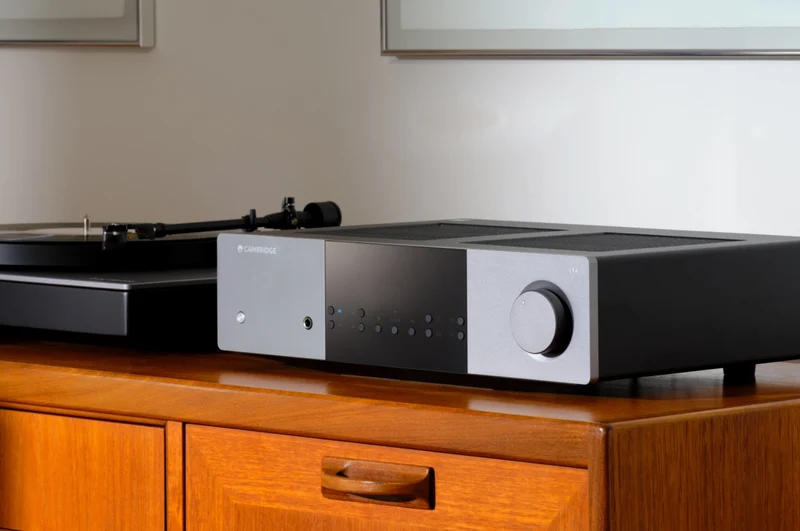 Cambridge Audio EXA100 - Amplificateur stéréo intégré 100Watts par canal