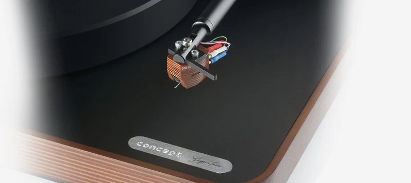 clearaudio Concept Signature TT068WD - Table tournante haut de gamme avec cartouche Jubilee MM (Bois)