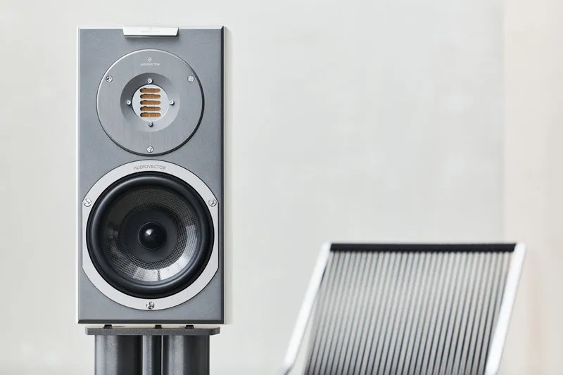 Audiovector R1 Arrete - Enceintes compactes d'étagère haute-fidélité performantes