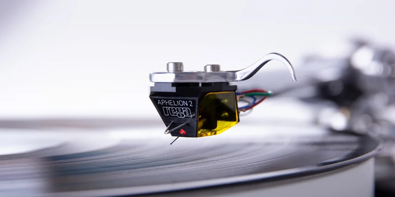 REGA APHELION 2 - Cartouche à bobine mobile (Moving Coil)