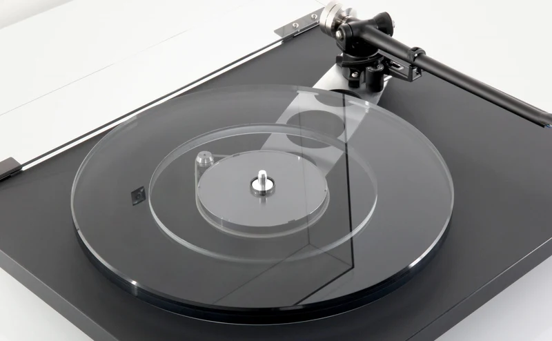 REGA Planar 6 - Table tournante avec cartouche Nd5 + alimentation NEO MK2 incluse