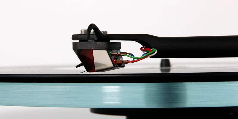 REGA Planar 3 - Table tournante avec cartouche Nd3