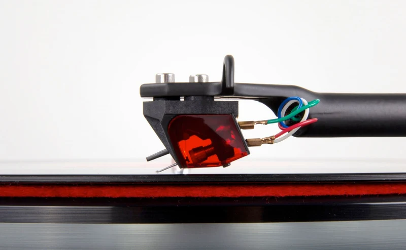 REGA Planar 6 - Table tournante avec cartouche Ania Pro + alimentation NEO MK2 incluse