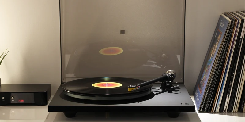 REGA Planar 6 - Table tournante avec cartouche Ania et alimentation NEO MK2 incluse