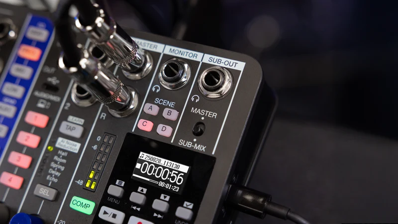 Zoom LiveTrak L6max Digital Mixer/Recorder