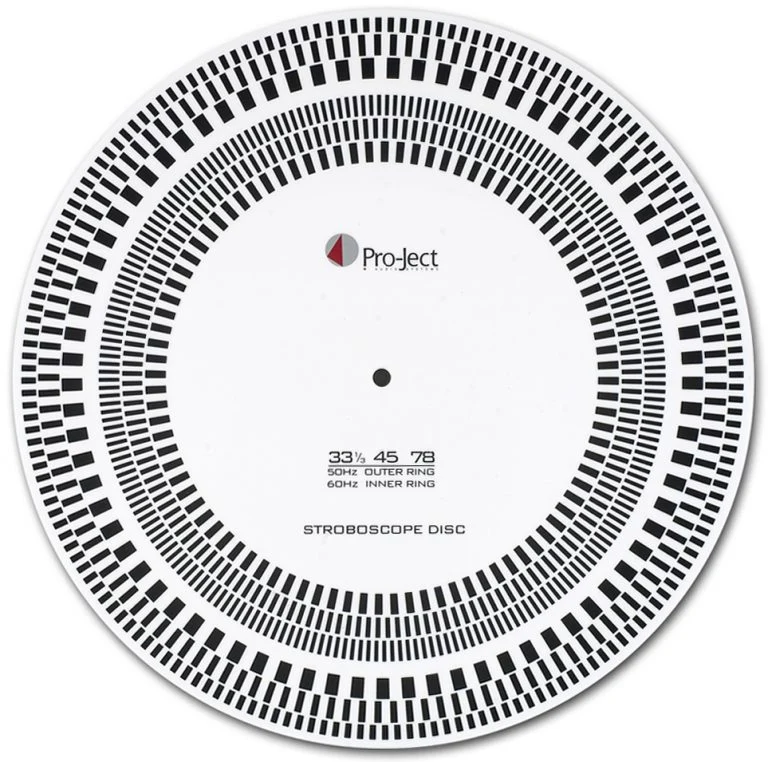 Pro-Ject Strobe It - Disque stroboscopique montrant des tirets disposés circulaires