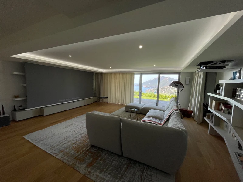 AV Concept Products CeilingScreen Tensioned X (BlackDrop 10cm) - Infinity+ (Toile à l'avant du carter)