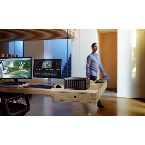 Blackmagic Design DaVinci Resolve Mini Panel with Resolve Studio Licence