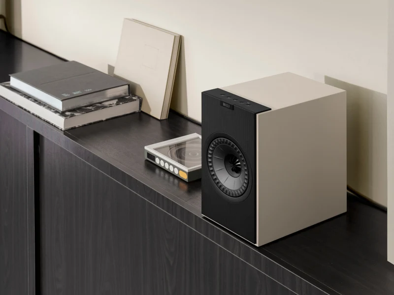 KEF CODA W