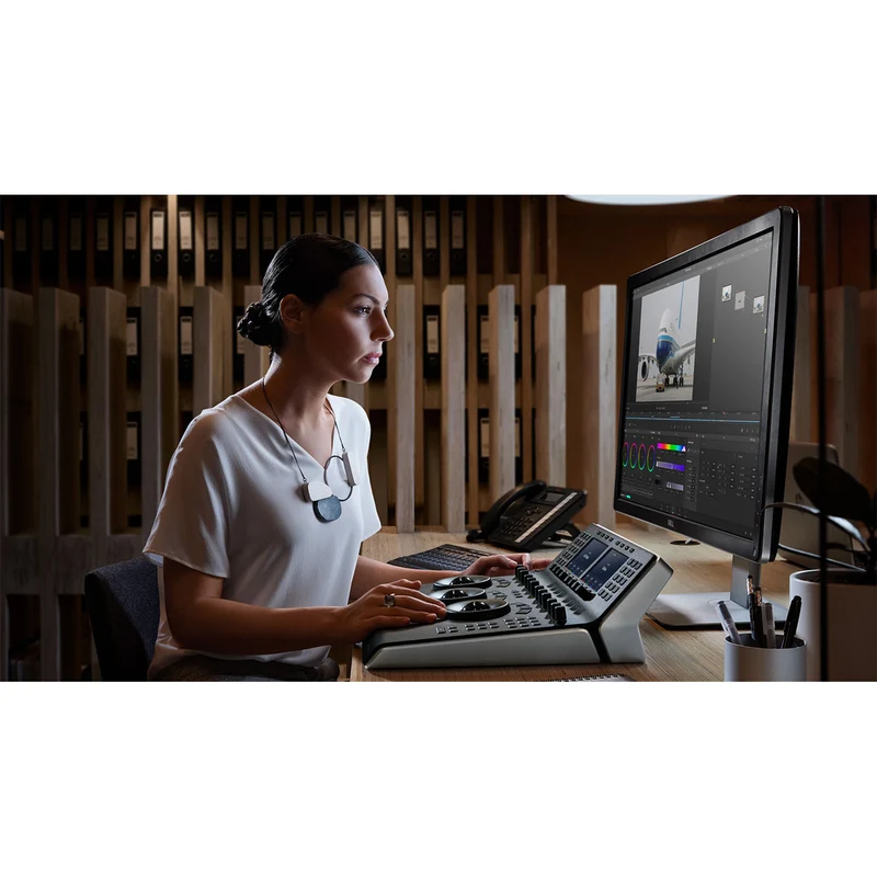 Blackmagic Design DaVinci Resolve Editor Keyboard w/Resolve Licence
