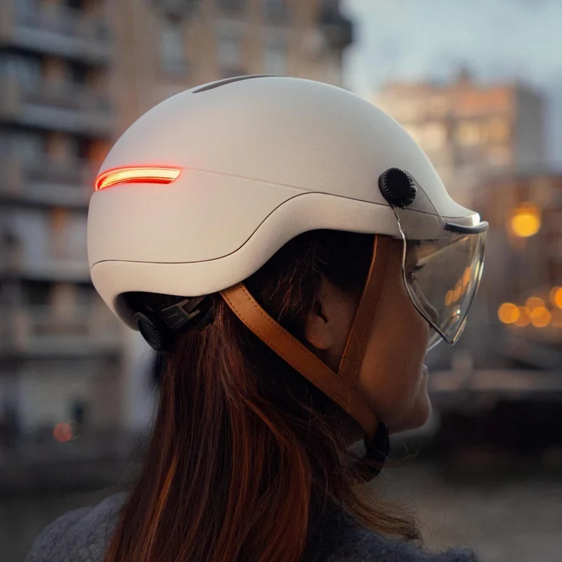 Casque vélo à visière lumineux avec clignotants Overade Life