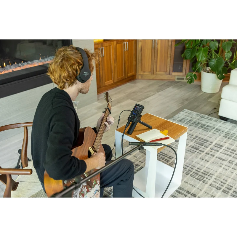 Zoom R4 MultiTrak 32-Bit Float Recorder with Stereo Bouncing