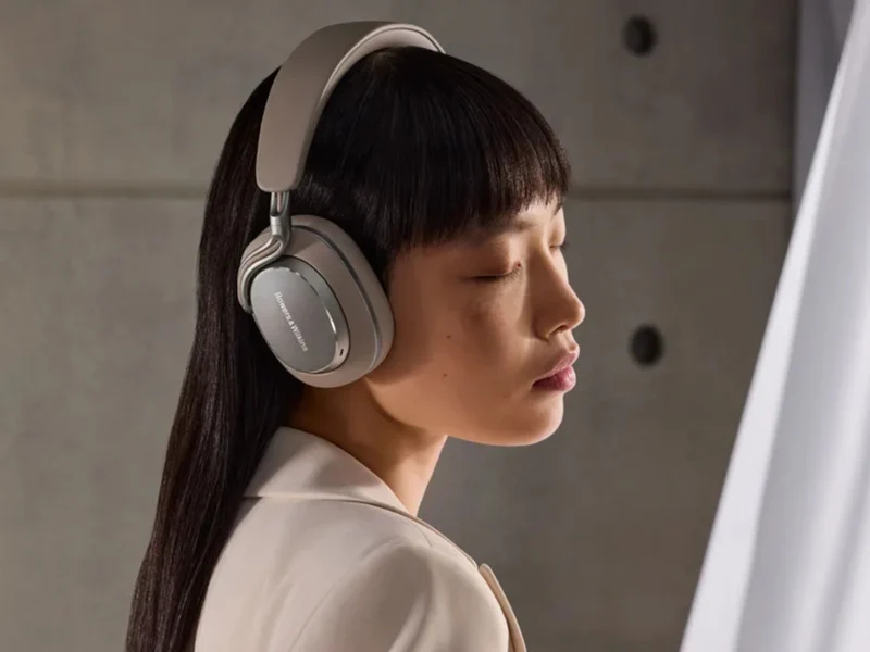 Bowers & Wilkins PX8 S2