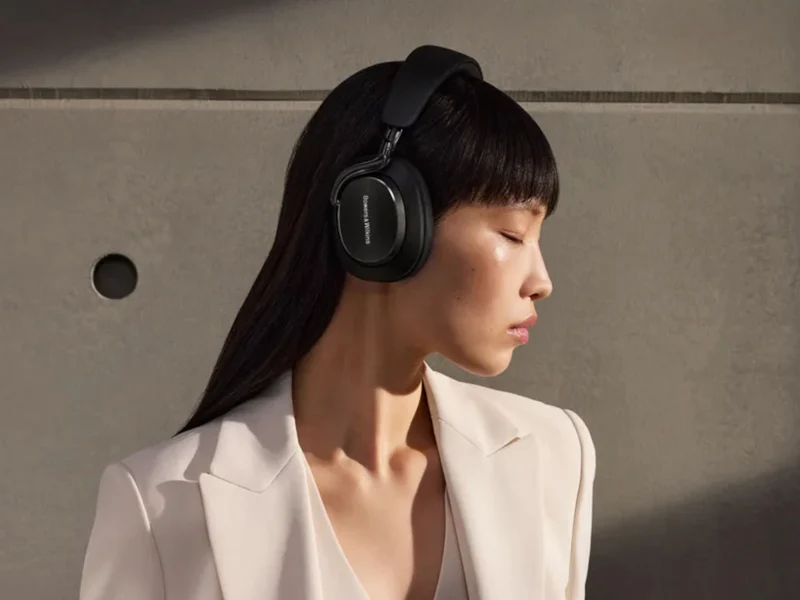Bowers & Wilkins PX8 S2