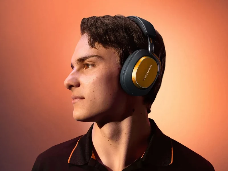 Bowers & Wilkins PX8 S2