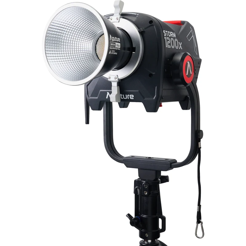 Aputure Storm 1200x w / Wide Reflector