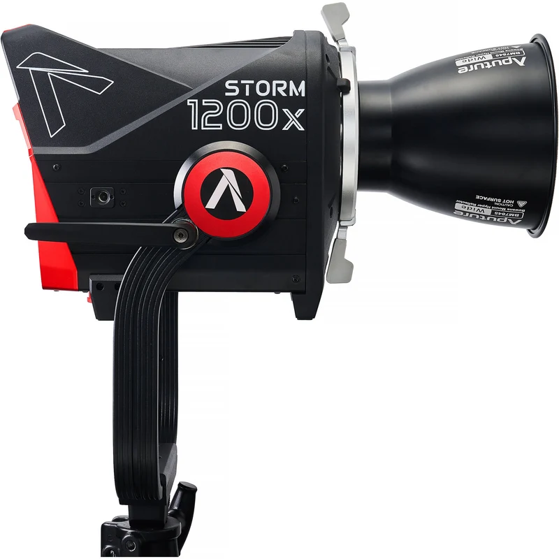Aputure Storm 1200x w / Wide Reflector