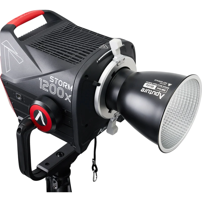 Aputure Storm 1200x w / Wide Reflector