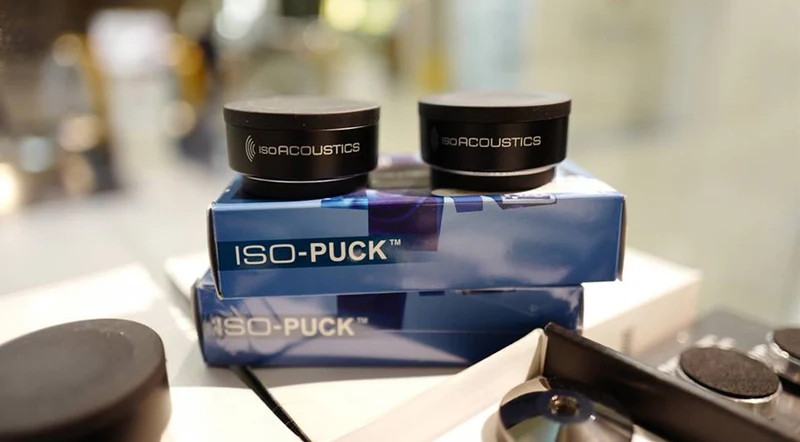 IsoAcoustics ISO PUCK - Isolateurs de vibrations 20 lbs unité (jeu de 2)