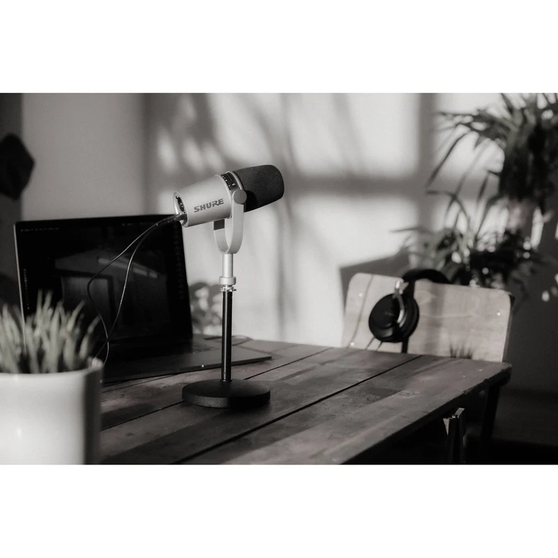 Shure Silver Podcasting Microphone w/USB-A & USB-C Cables