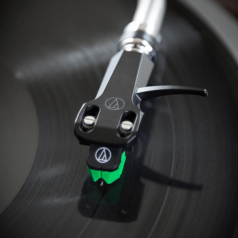 audio-technica AT-VM95E - Cartouche à aimant mobile (Moving Magnet MM) avec cantilever en aluminium