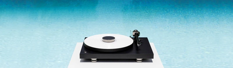 Pro-Ject Debut Pro + Pick It Pro - Table tournante pour audiophile avec cartouche Pick It Pro finition piano noir