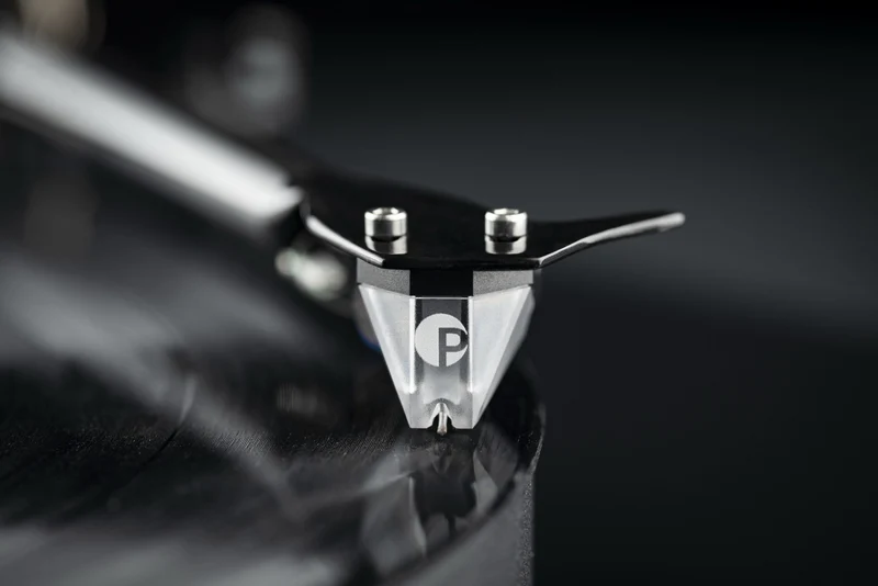 Pro-Ject Debut Pro + Pick It Pro - Table tournante pour audiophile avec cartouche Pick It Pro finition piano noir