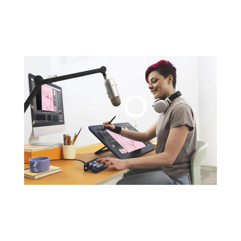 Loupedeck Live S Streaming controler