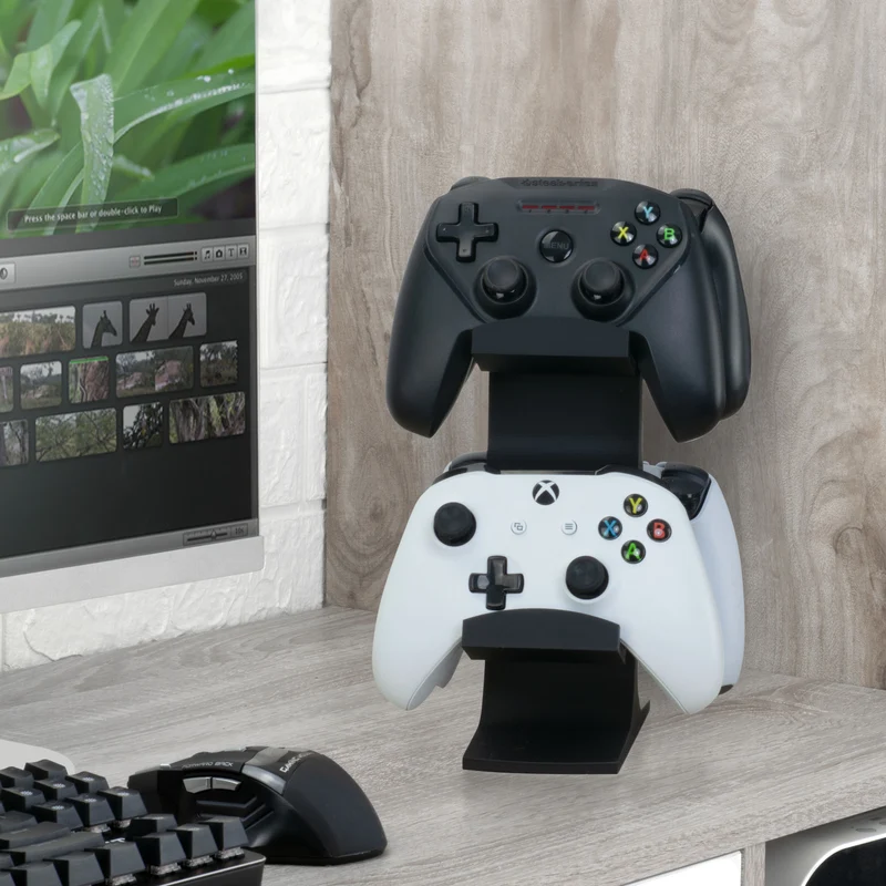 Support de manette de jeu quadruple pour bureaux, conception intuitive, ajustement universel pour toutes les manettes de jeu, idéal pour les bureaux et les tables d'appoint, réduit l'encombrement et affiche mieux votre équipement