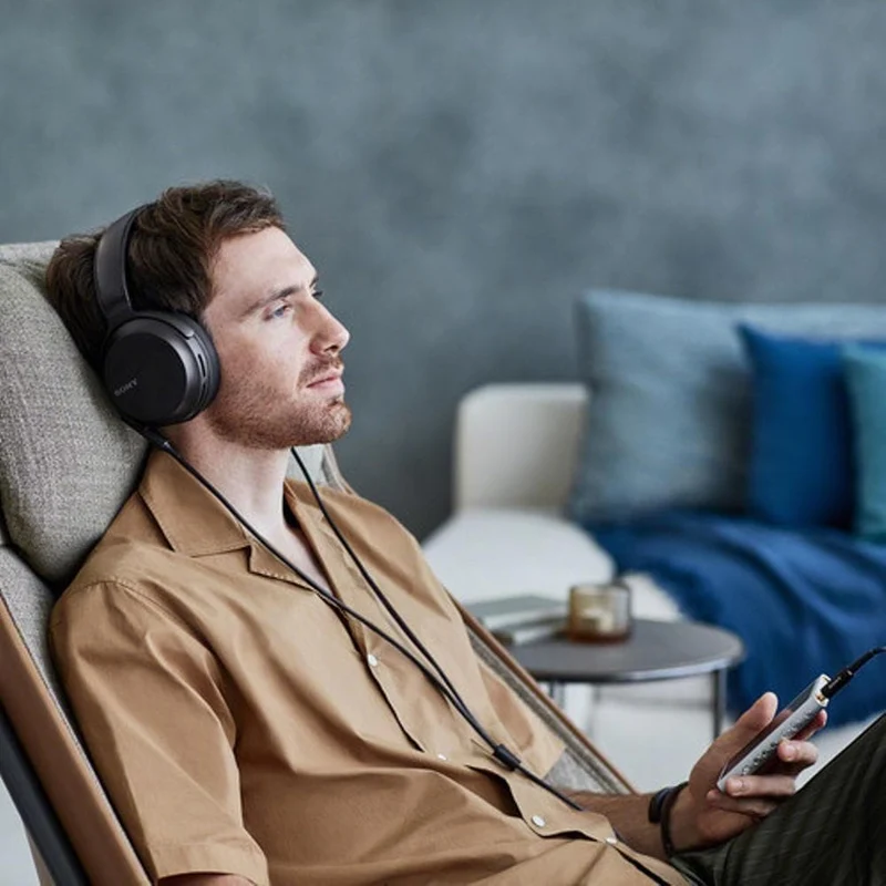 Sony MDR-Z7M2 Hi-Res Stereo overhead headphone
