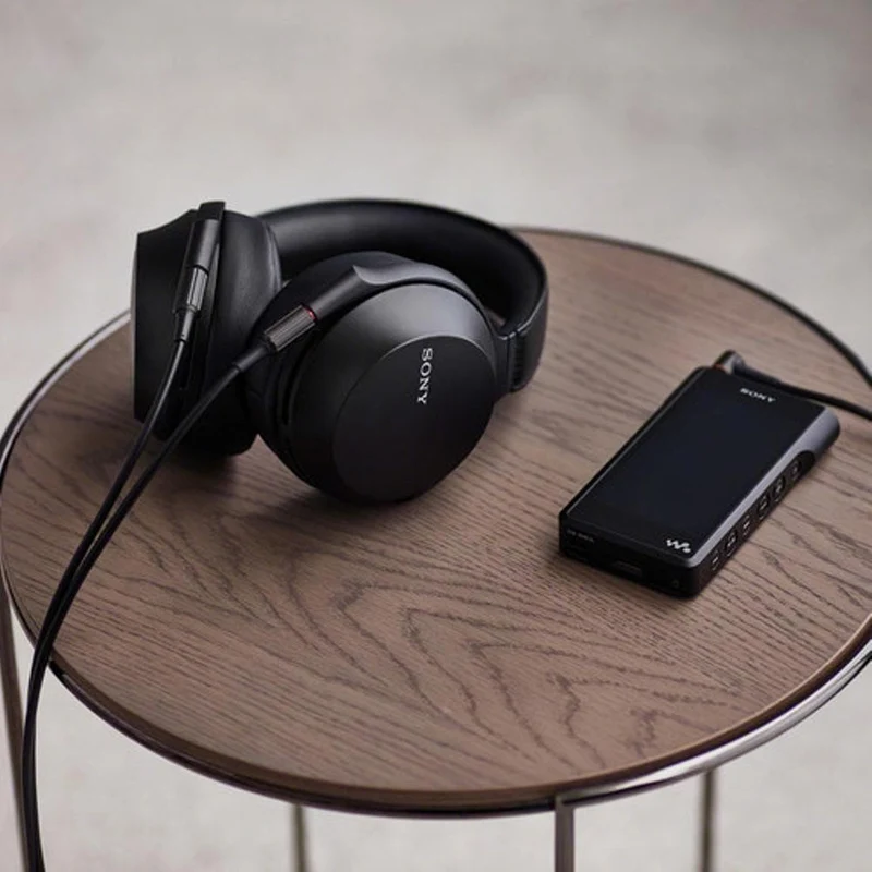 Sony MDR-Z7M2 Hi-Res Stereo overhead headphone