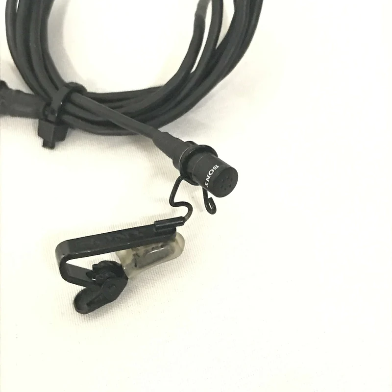Sony WRR-802 UHF Synthesized Diversity Tuner w/ 2 Lavalier Mic - USED