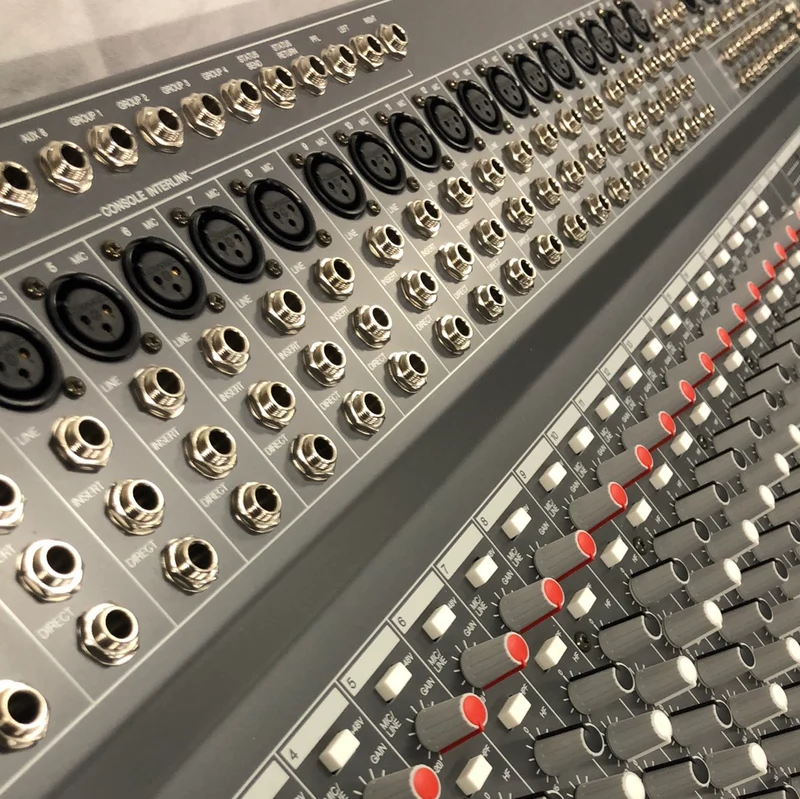 Soundtracs TOPAZ MAXI 32 Mixing Console