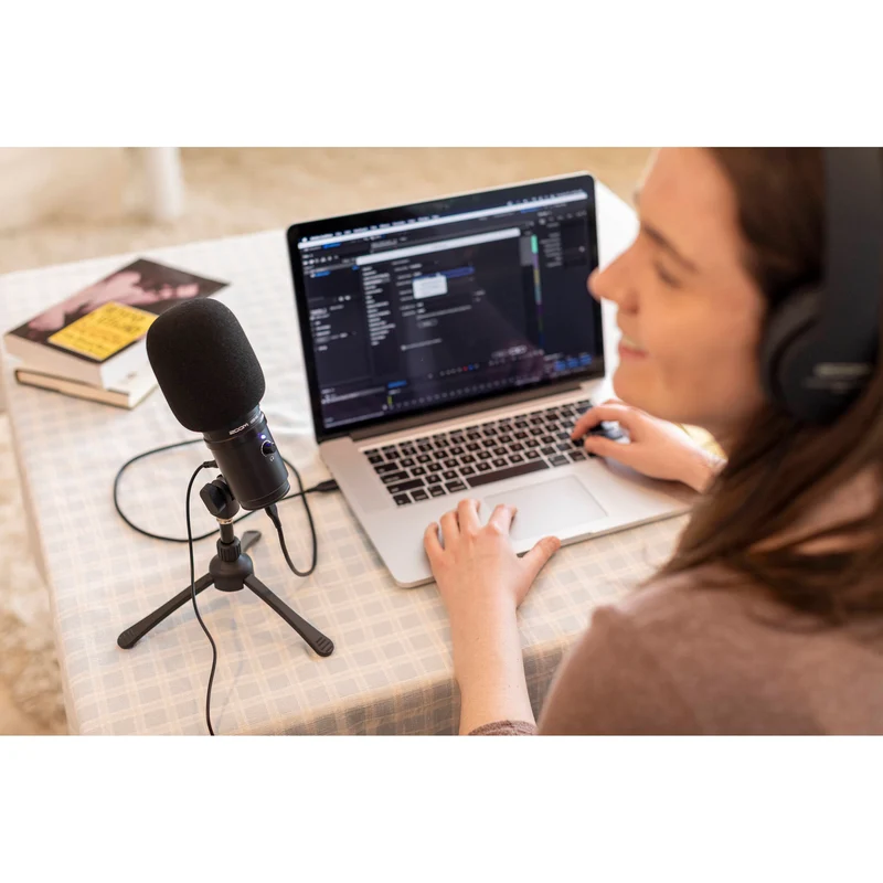 Zoom ZUM-2 Podcast Mic Pack with ZUM-2 Mic, Headphones, Desktop Stand, Cable & Windscreen