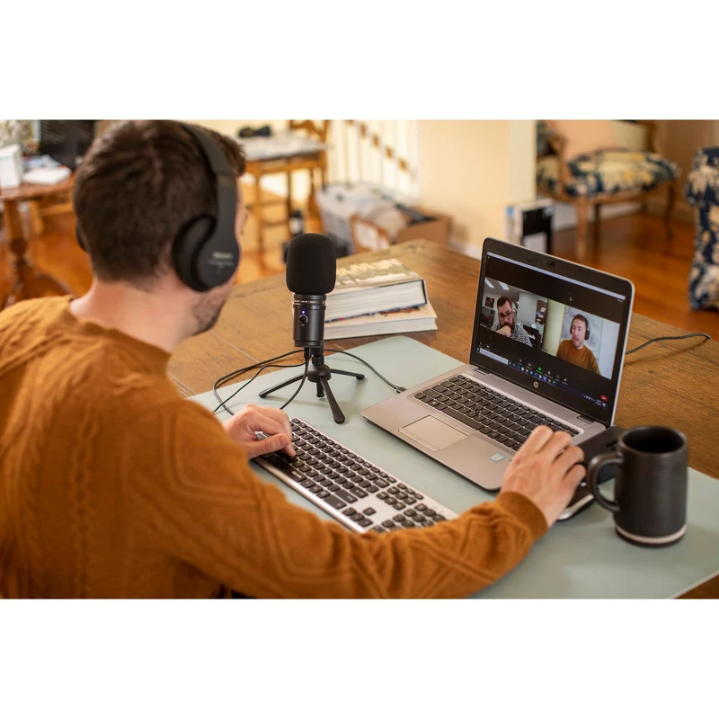 Zoom ZUM-2 Podcast Mic Pack with ZUM-2 Mic, Headphones, Desktop Stand, Cable & Windscreen