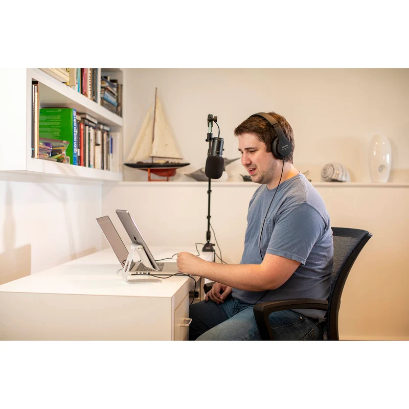 Zoom ZUM-2 Podcast Mic Pack with ZUM-2 Mic, Headphones, Desktop Stand, Cable & Windscreen